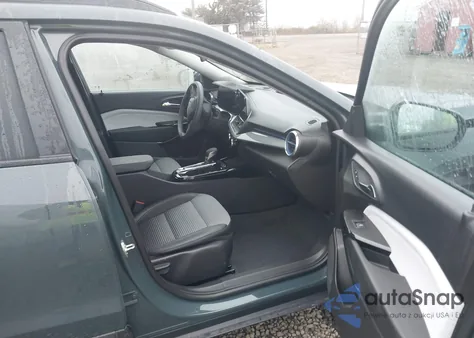 2025 Chevrolet Trax Fwd Lt from USA, damaged, VIN KL77LHEPXSC175882